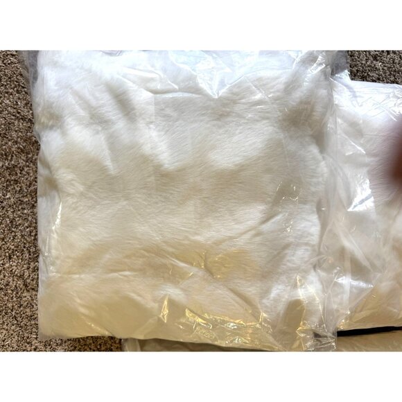 Aviva Stanoff Luxury Faux Fur Pillow Cover Set - Soft White Decorative Throw Pil - Picture 6 of 7